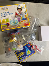 National Geographic Kids Junior Chemistry Set - Complete Early Learning Lab Kit with 50 Science Experiments and 20+ Lab Tools for Kids Aged 4-6