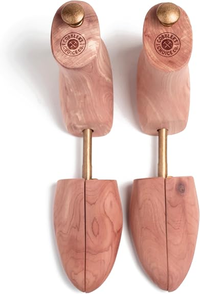 Cobbler's Choice Cedar Boot Trees for Men - Aromatic Wood With Split Toe Size/Medium 8-9.5'