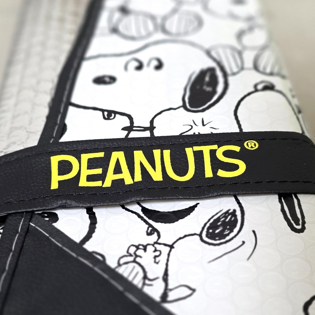 Peanuts Snoopy Windshield Sunshade, 58x27.5 in
