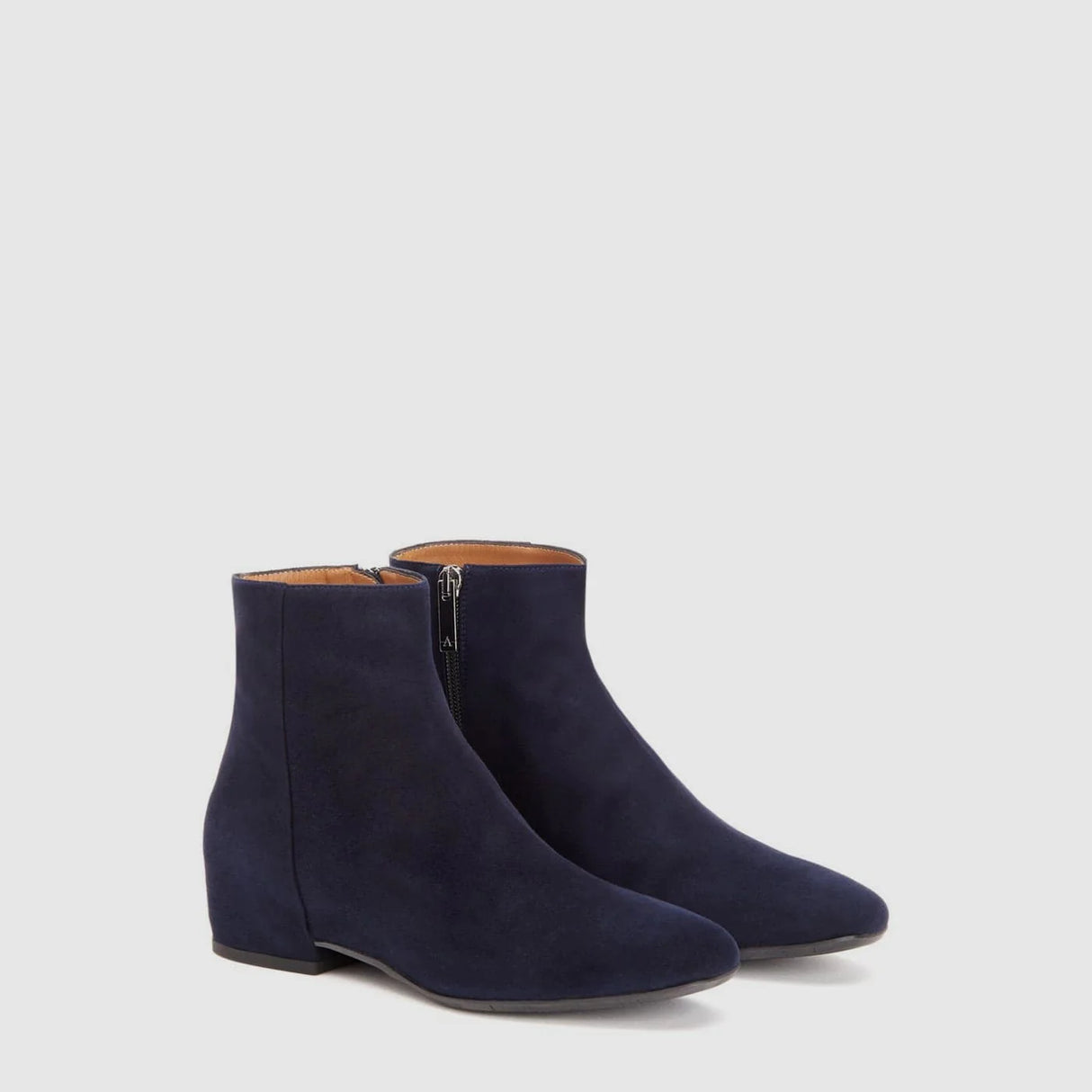 Aquatalia Ulyssa Navy Suede Size: 10