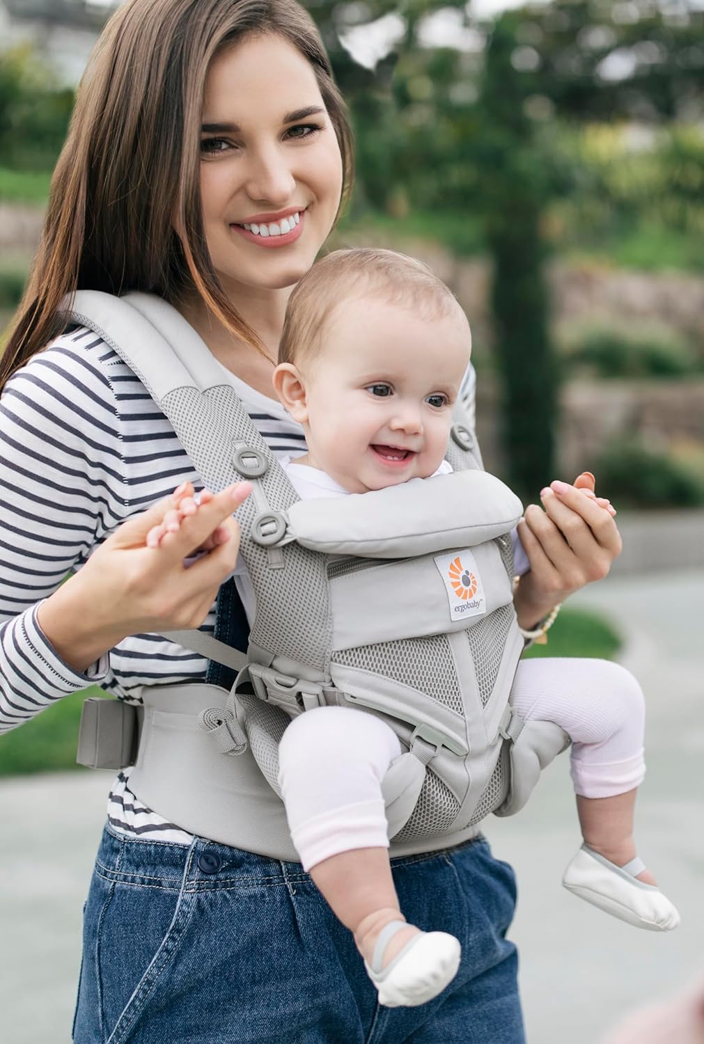 Ergobaby All Carry Positions Breathable Mesh Baby Carrier with Enhanced Lumbar Support & Airflow (7-45 Lb), Omni Breeze, Pearl Grey   NEW