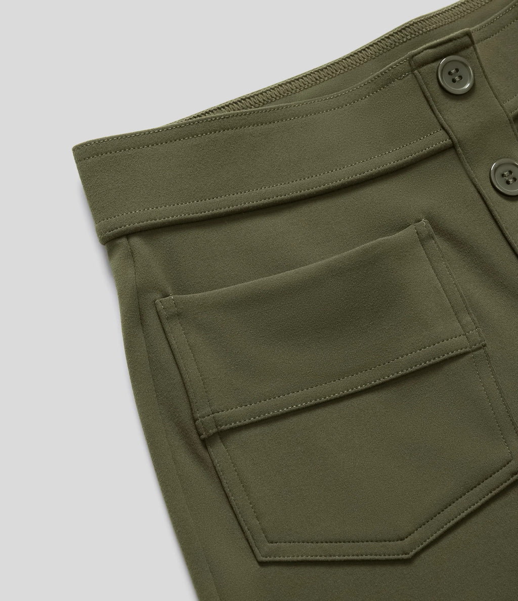 HALARA | Women's DayStretch High Waisted Pockets Straight Leg Casual Pant in Forest Night | L (12/14)