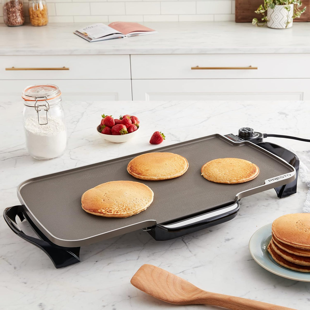 Presto 07062 22-Inch Ceramic Electric Griddle with Removable Handles