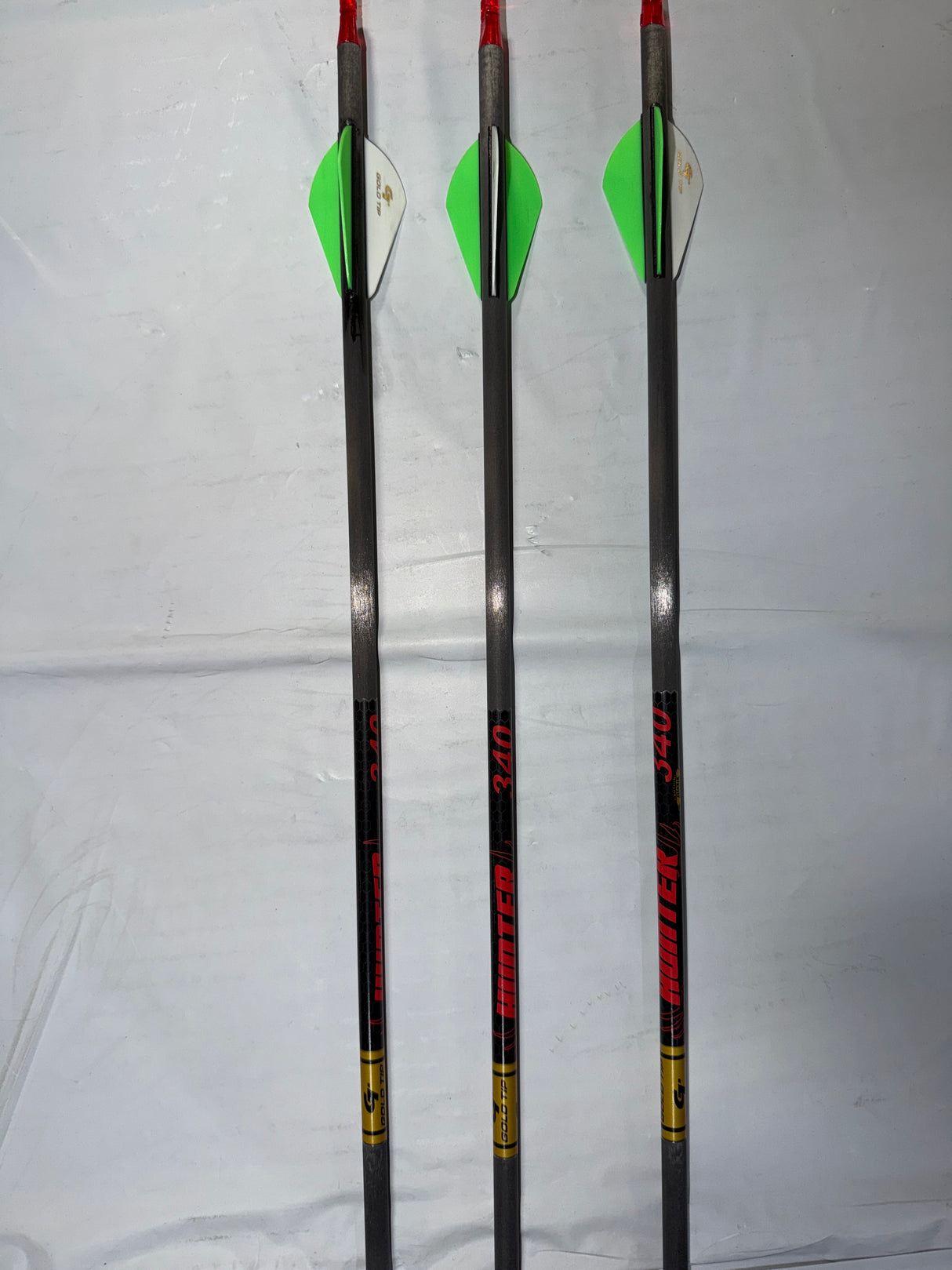 Gold Tip Hunter 340 Spine Shafts 2″ Raptor Vanes (Qty. 6) Neon Green/White Fletchings
