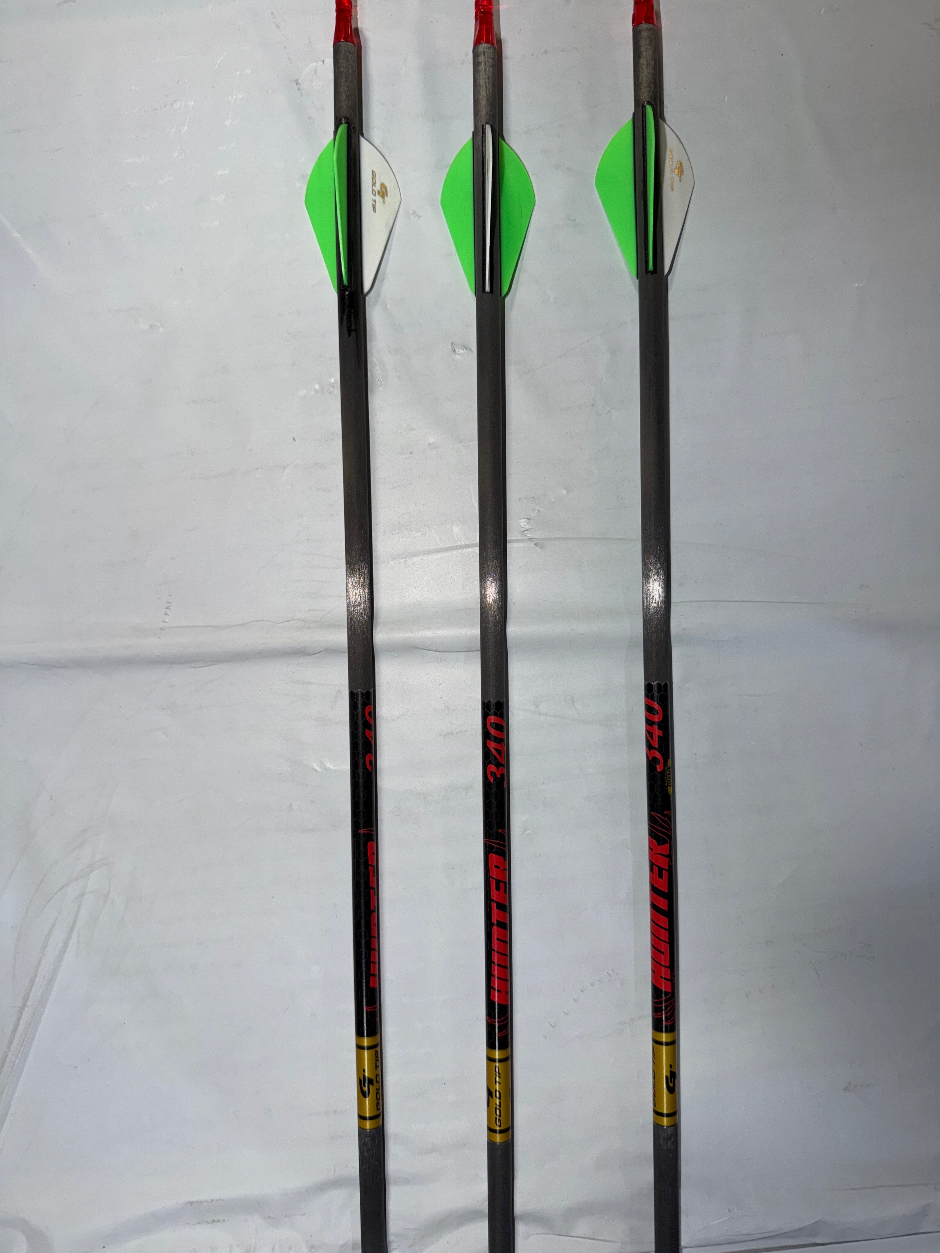 Gold Tip Hunter 340 Spine Shafts 2″ Raptor Vanes (Qty. 6) Neon Green/White Fletchings