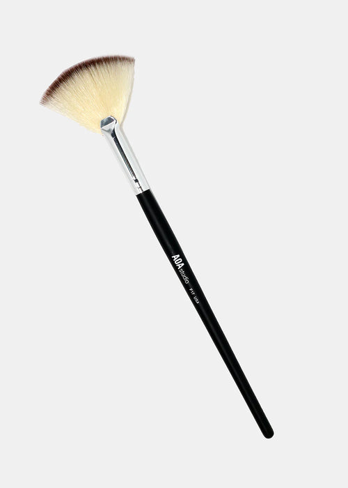 AOA Studio - F17 Professional Fan Brush