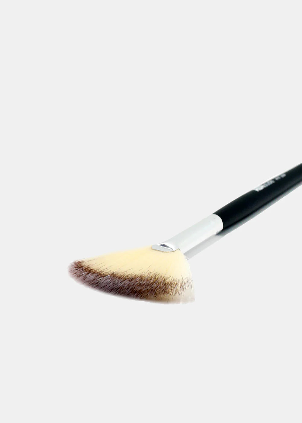 AOA Studio - F17 Professional Fan Brush