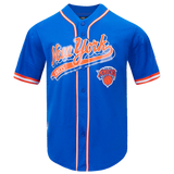 NBA NEW YORK KNICKS SCRIPT TAIL MEN'S MESH BUTTON DOWN SHIRT SIZE: MED