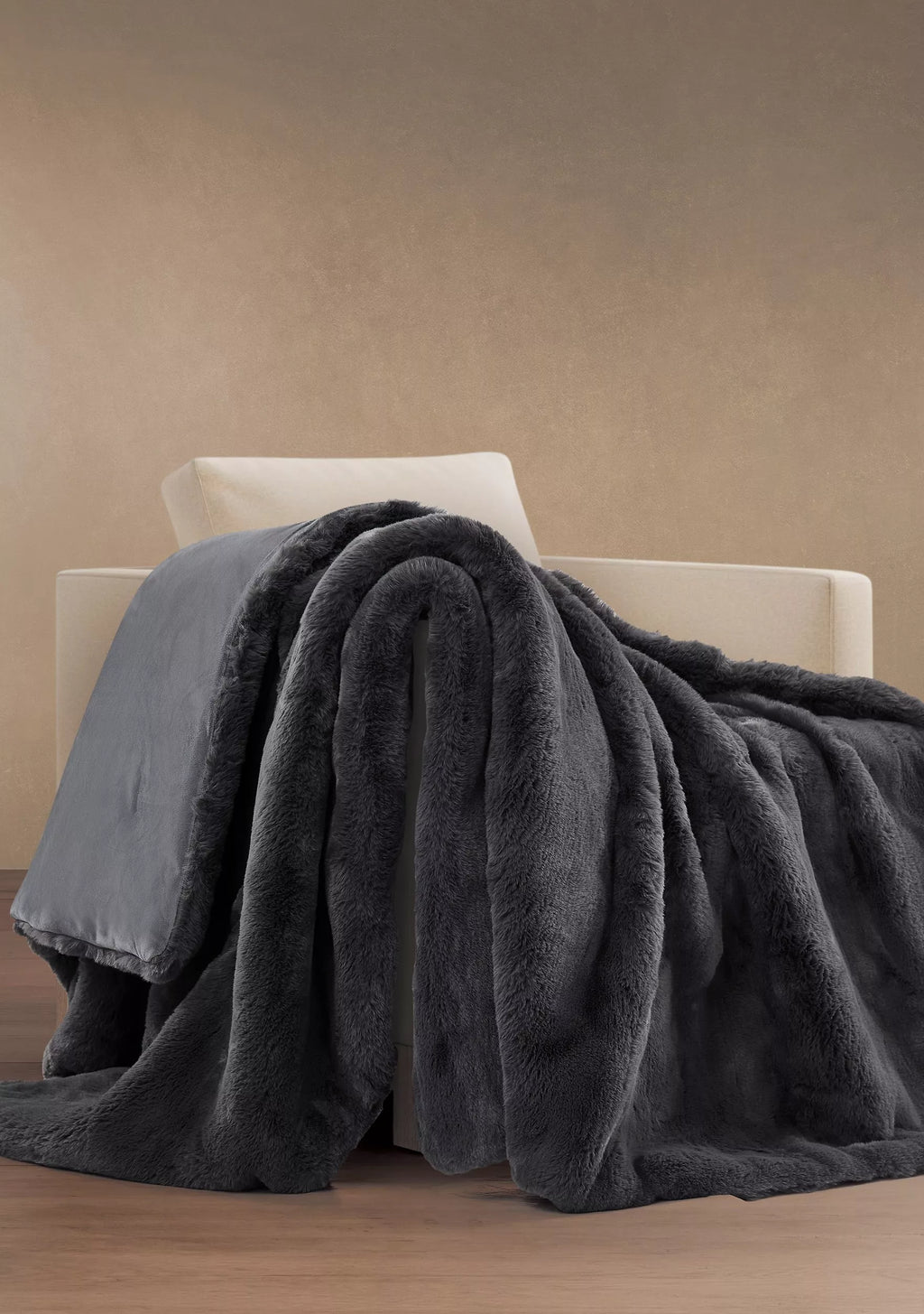 Frye Luxe Faux Fur Throw 60inx70in, Grey