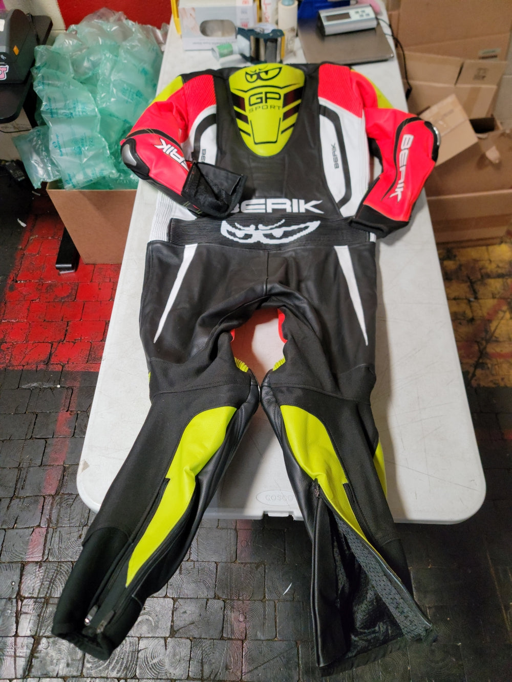CUSTOM! MOTO LEATHER VALLEY | Men's Leather Racing Suit | Berik Race-Tech Inspired | USA 46 XL | XL Gloves Included!