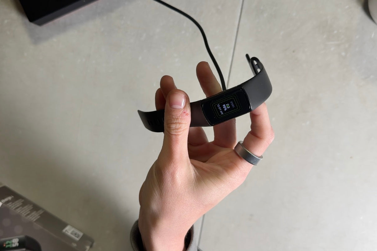 Fitbit Charge 6 Fitness Tracker with Google apps, Heart Rate on Exercise Equipment, 6-Months Premium Membership Included, GPS, Health Tools and More, Obsidian/Black, One Size (S & L Bands Included)