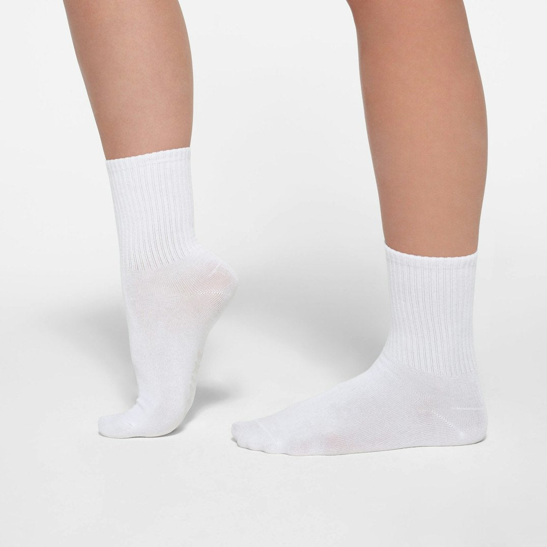 SKIMS-RIBBED CREW SOCK 3-PACK- CHALK-UNISEX