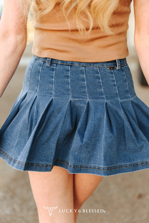 LUCKY & BLESSED Mid Wash Stretch Denim Fluttered Skirt W Short Lining  Size Large