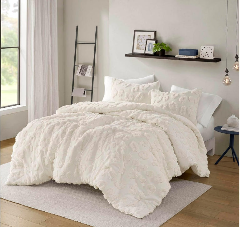 Intelligent Design Chenille Tufted Off-White Queen Comforter Set, 3pc