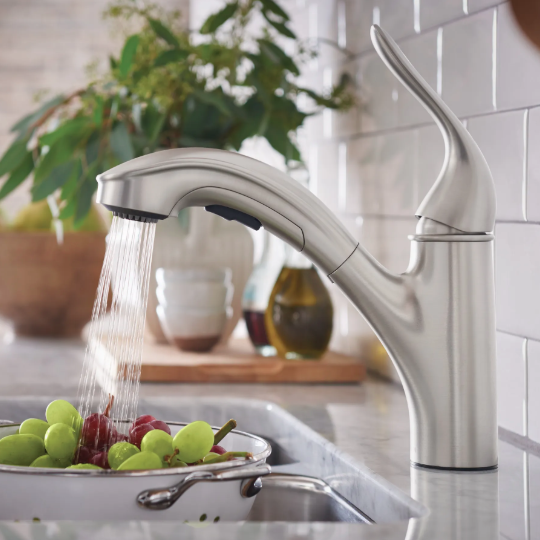*MOEN Brecklyn One-Handle Low Arc Pullout Kitchen Faucet, Spot Resist Stainless
