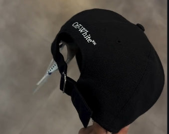 OFF WHITE Metallic Arrows Curved Brim Twill Cap (Black)