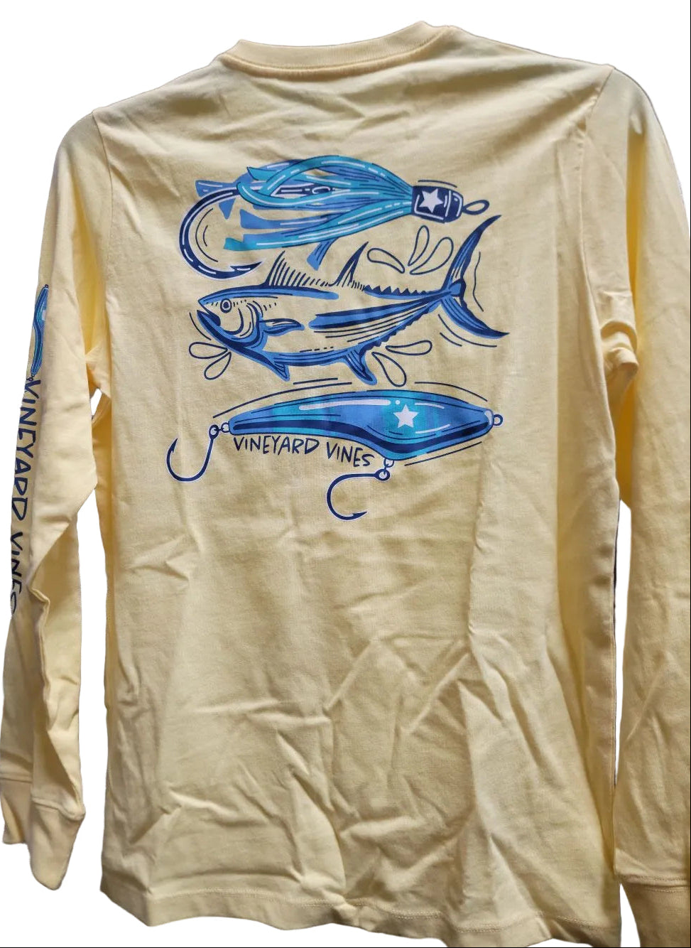 VINEYARD VINES | Tuna and Lures Pocket Tee in Sunny | Medium