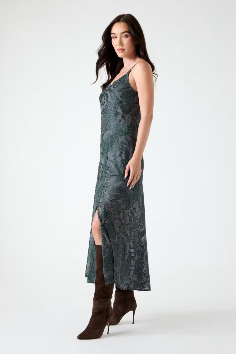 *GUESS - Women's SL Vivian Slip Maxi Dress, Forbidden Forest. Small