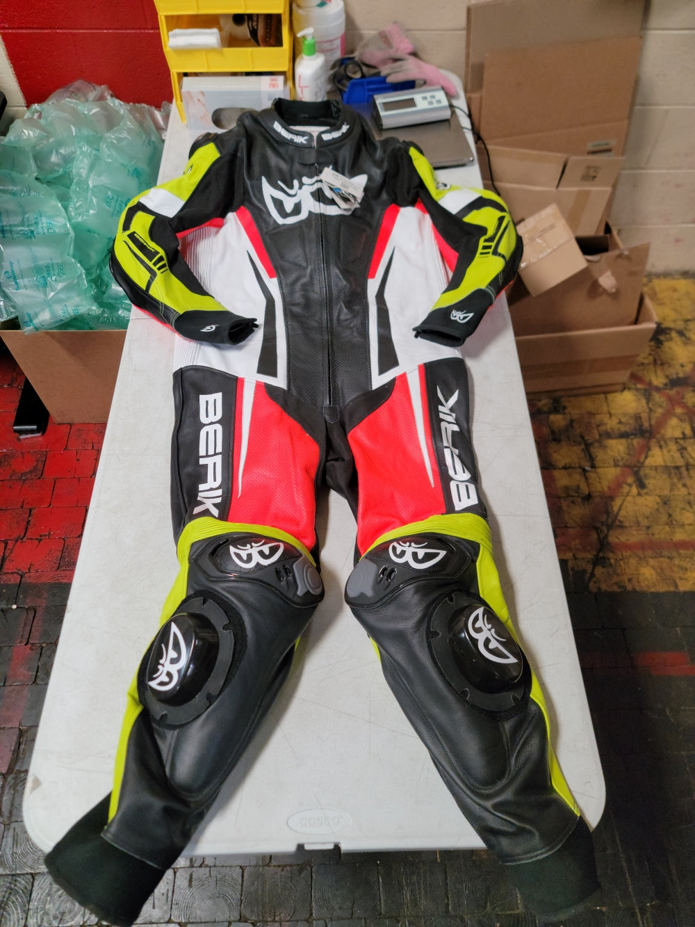 CUSTOM! MOTO LEATHER VALLEY | Men's Leather Racing Suit | Berik Race-Tech Inspired | USA 46 XL | XL Gloves Included!