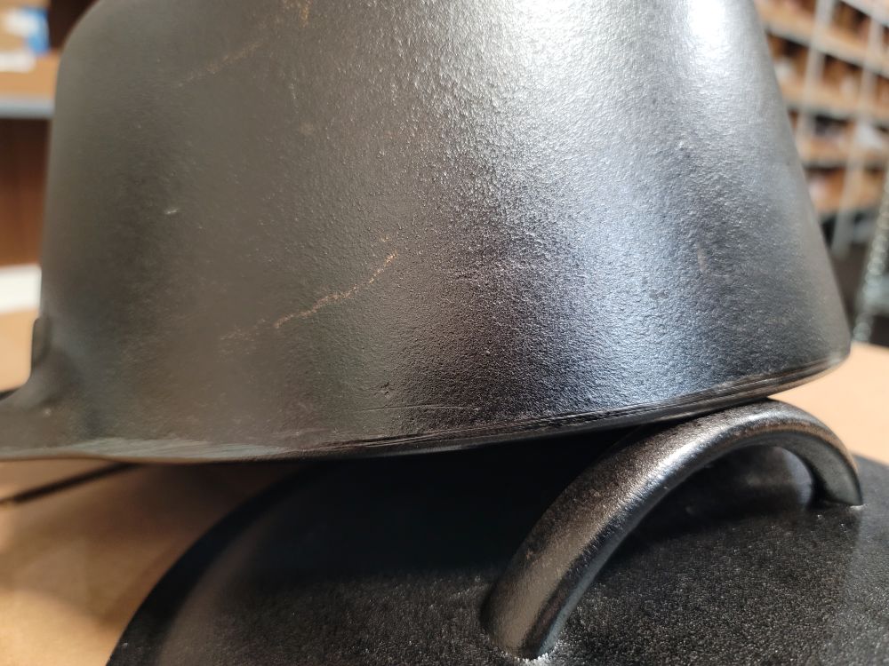 LODGE 5QT Cast Iron Dutch Oven- Unused/No Box