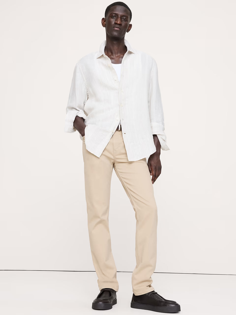Banana Republic Men's Slim Traveler Pant, Light Khaki - 30x30