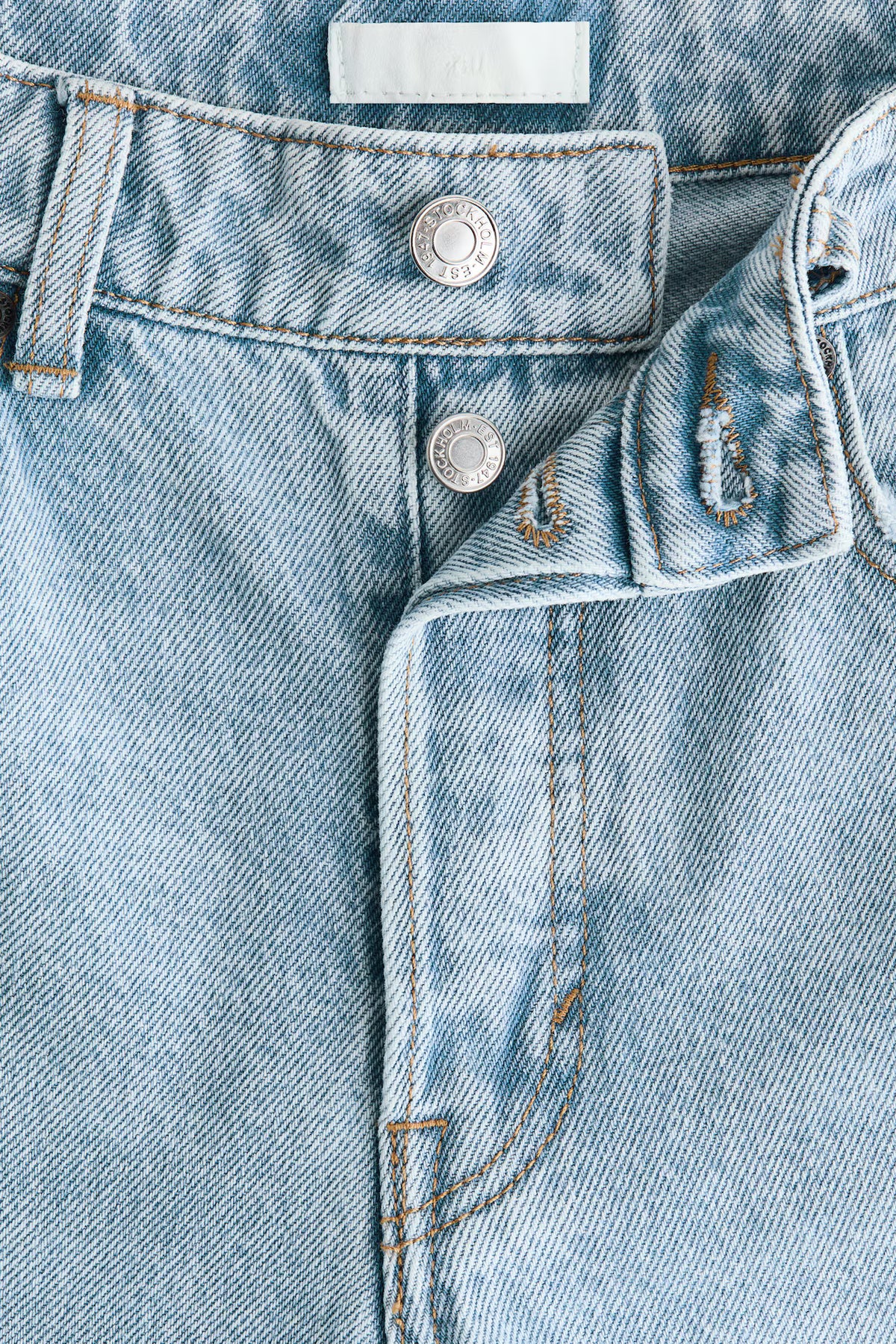 H&M - Women's Baggy Regular-Waist Jeans - Light Denim Blue - US 6