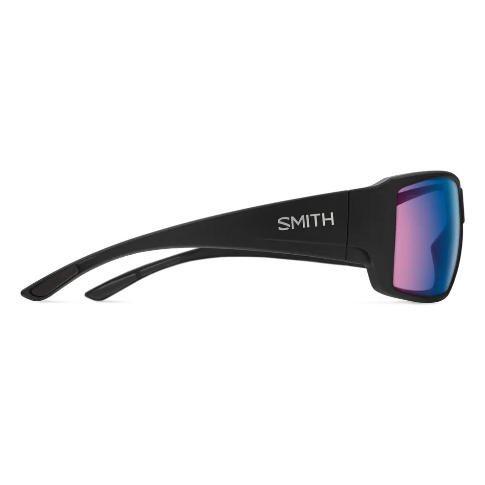 SMITH OPTICS Guide's Choice with ChromaPop Polarchromic Glass Lenses in Matte Black Frame with Rose Blue Mirror Lens