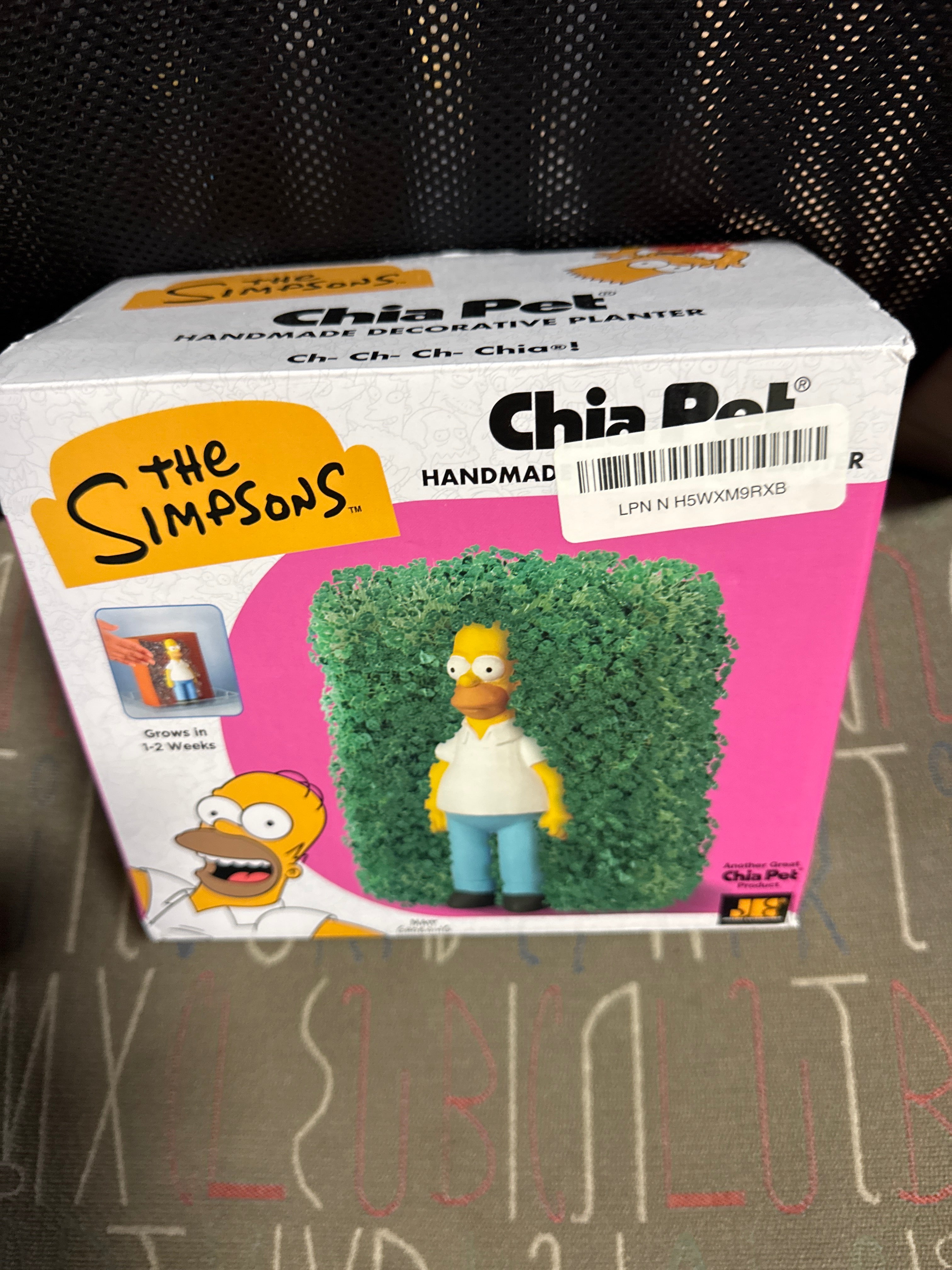 Chia Pet The Simpsons - Homer with Seed Pack, Decorative Pottery Planter, Easy to Do and Fun to Grow, Novelty Gift, Perfect for Any Occasion