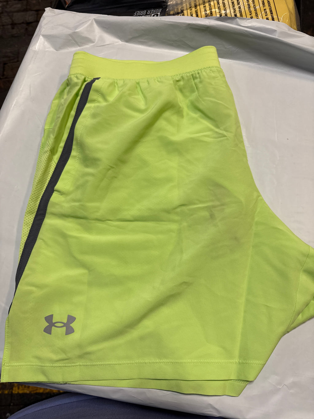 UA Men's Launch 7"Shorts-XL