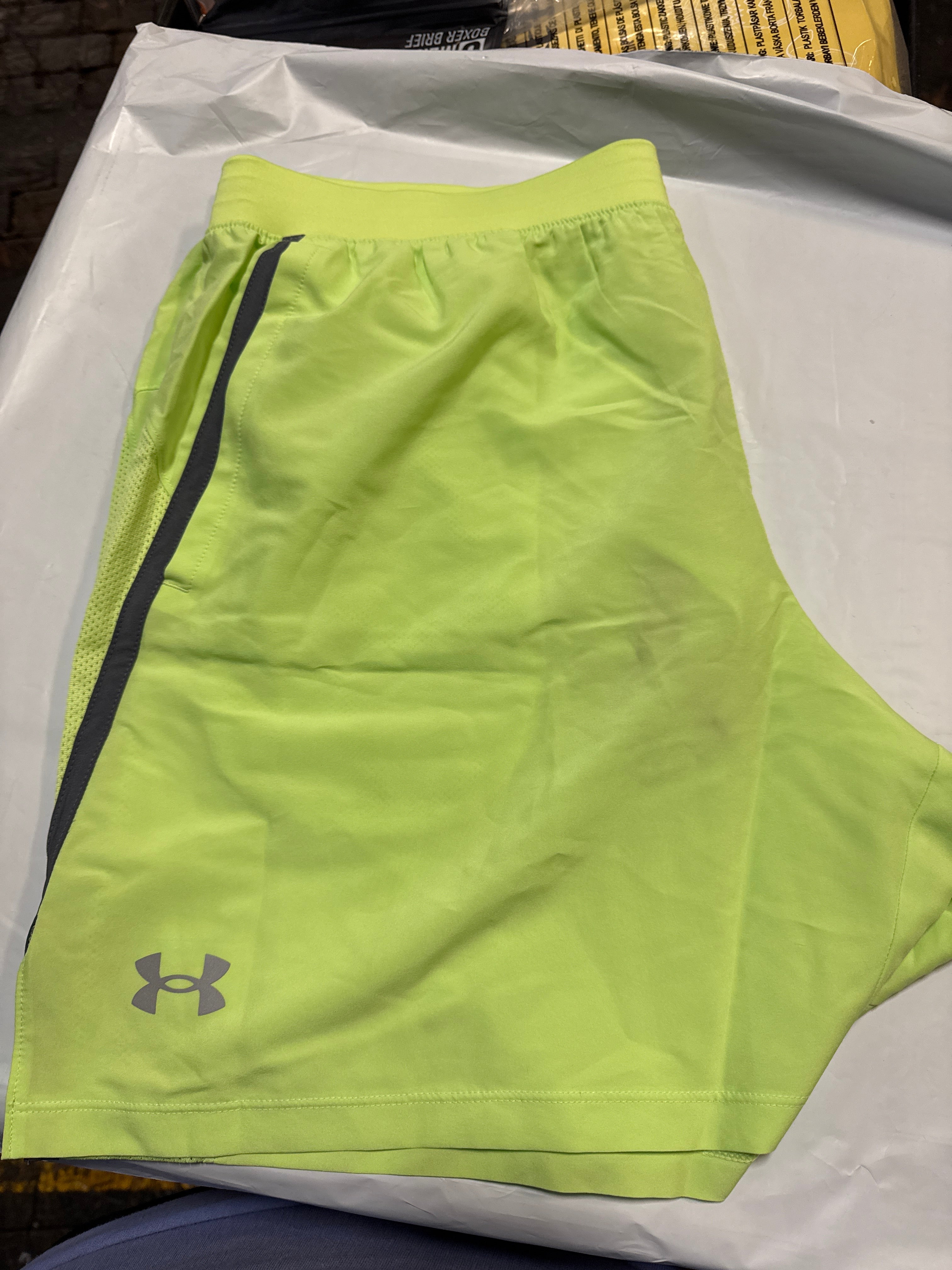 UA Men's Launch 7"Shorts-XL