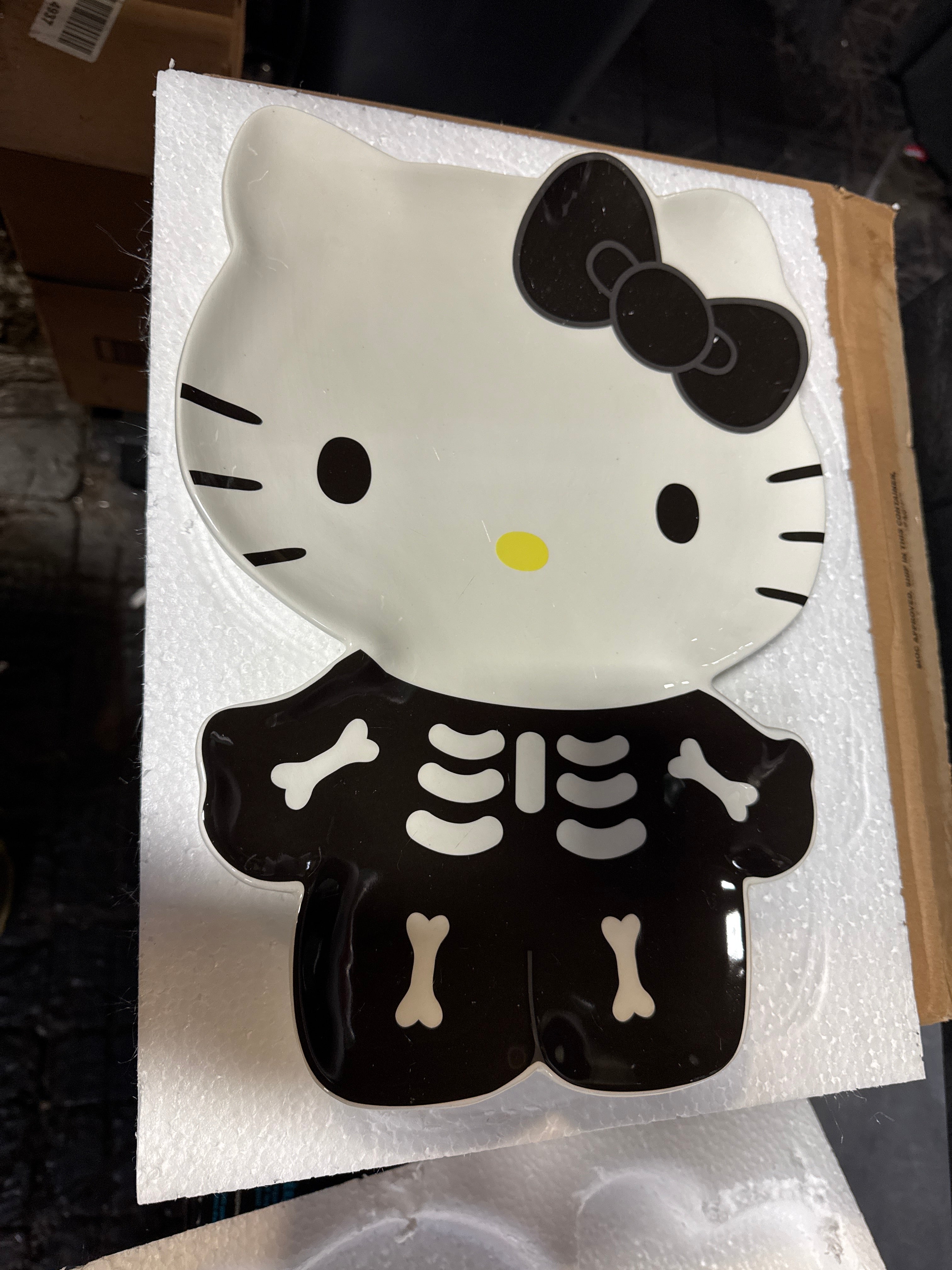 Silver Buffalo Sanrio Hello Kitty Halloween Spooky Skeleton Costume Ceramic Decorative Plate
