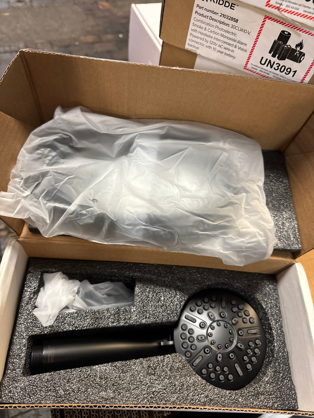 Delta Faucet 5-Setting Handheld Shower Head, Black Shower Head with Hose, Showerheads & Handheld Showers, Handheld Shower Heads, Detachable Shower Head, Hand Shower 1.75 GPM, Matte Black 75511BL