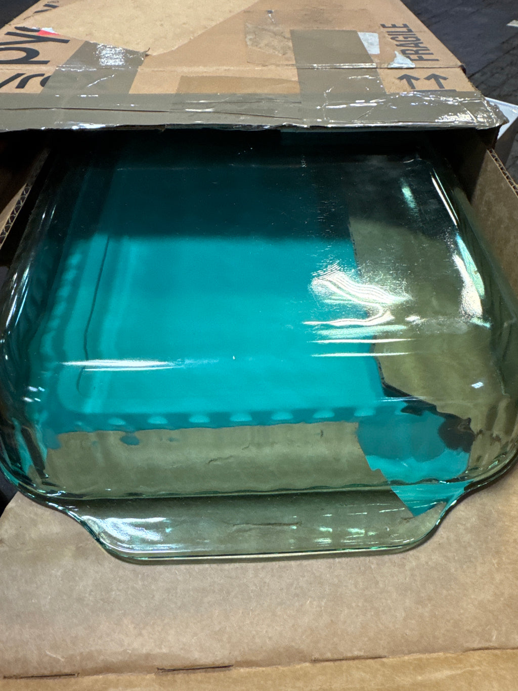 Pyrex Colors Tinted (9"x13") Tinted Glass Baking Dish with BPA-Free Lid, Oblong Bakeware Glass Pan For Casserole & Lasagna, Dishwasher, Freezer, Microwave and Pre-Heated Oven Safe, Aqua