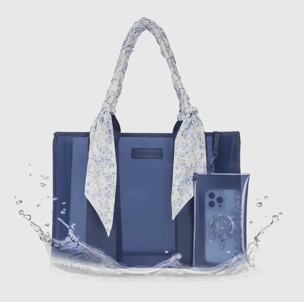 CASE-MATE Jelly Tote Bag in Something Navy | Large