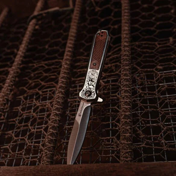 *Smith & Wesson Unwavered Spring Assist Folding Dagger, 3.5" blade