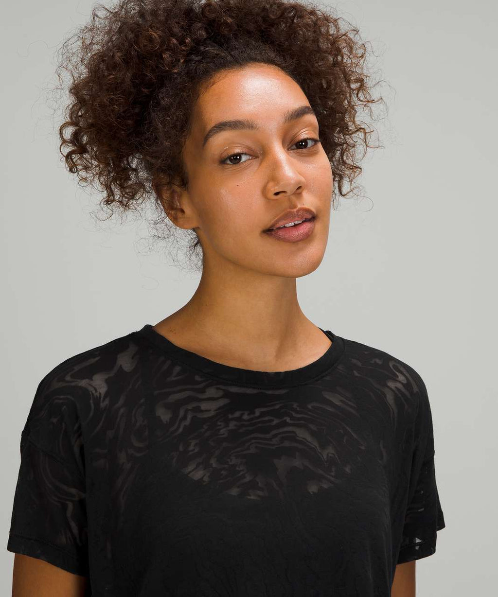 Lululemon Cates Tee *Veil by Lululemon - Black - Size: 4