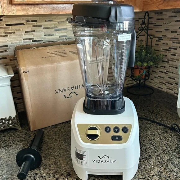 Vidasana Blender with Black and White Base