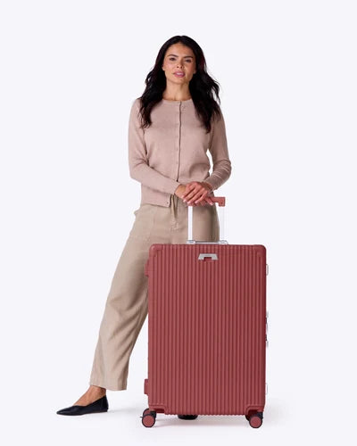 NOBL Suite Case 28''