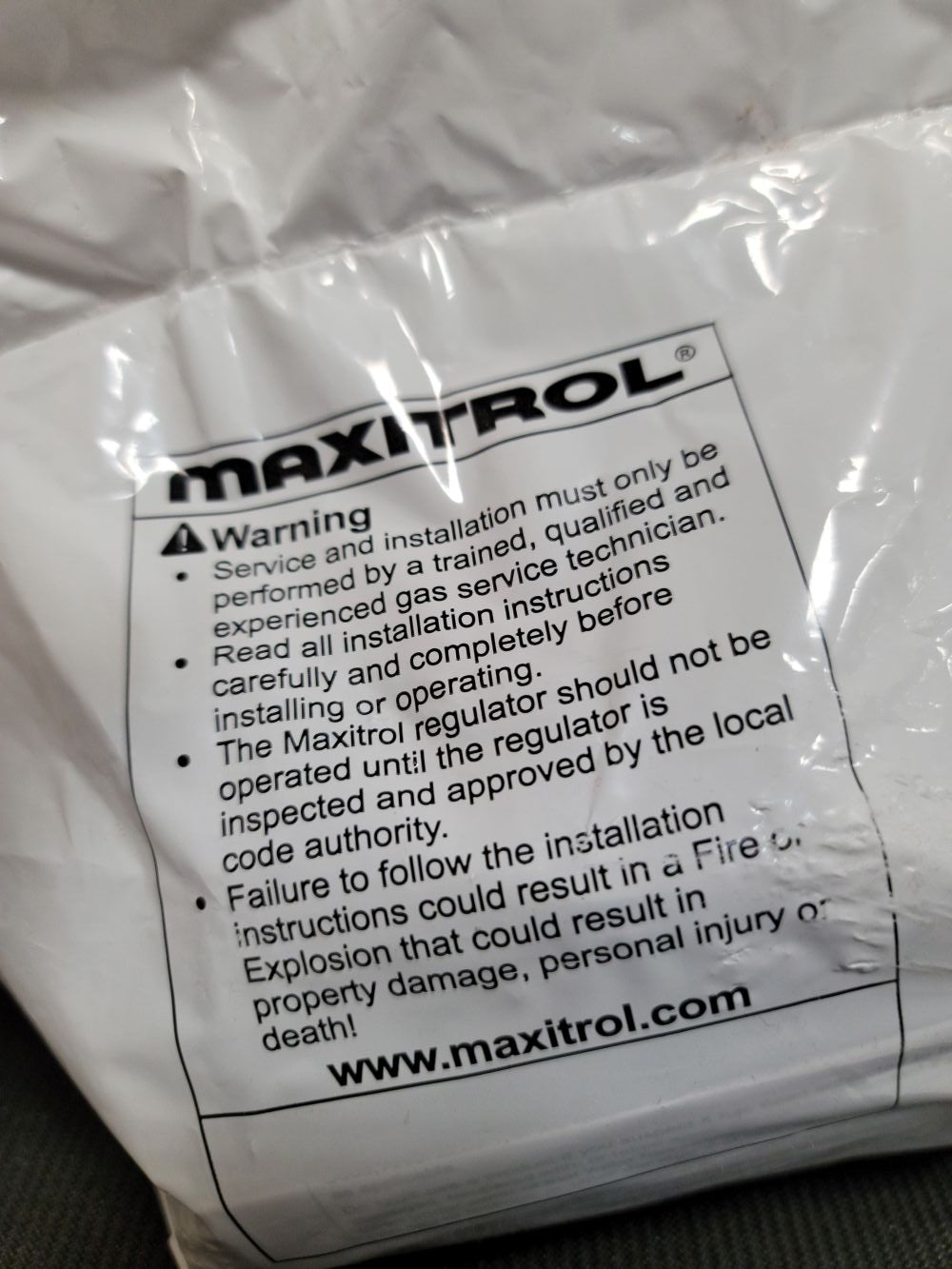 MAXITROL Company 325-5L Certified Gas Line Pressure Regulator - 3/4" - 2lb psi - With Vent Limiter
