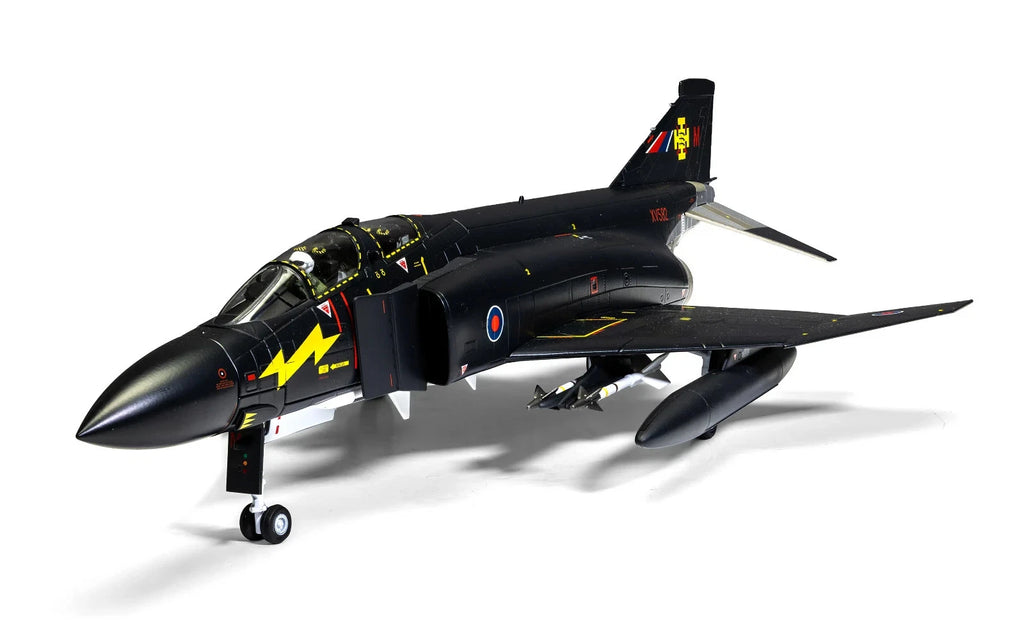 Corgi Aviation Archive Collector Series AA27904 McDonnell Douglas F-4K Phantom FG.Mk 1 Diecast Model RAF No.111 Sqn, XV582 Black Mike, RAF Leuchars, Scotland, 1989