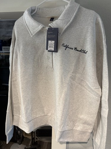 Universal Thread California Beach Club Women’s Sweatshirt SIZE SMALL