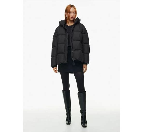 Aritzia women's Babaton Crown Puffer jacket